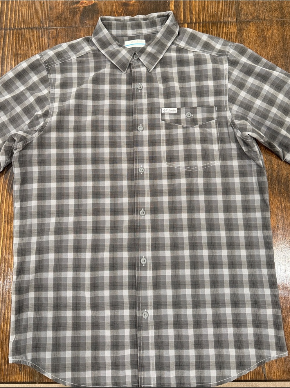 Columbia Gray and White Plaid Short-Sleeve Button-Down Shirt